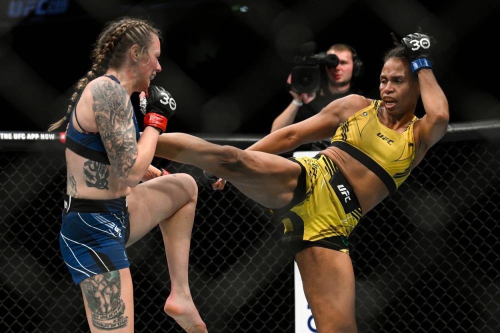 Luana Carolina vs Lucie Pudilova Total Rounds Pick 7/20