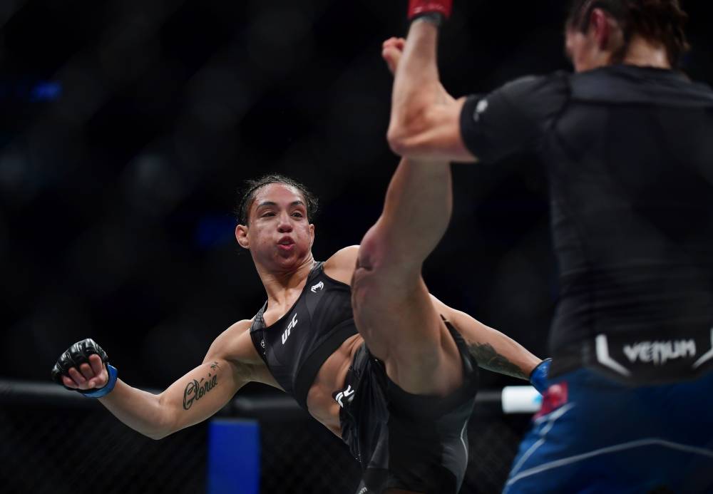 Liz Carmouche vs Taila Santos Prediction 2024 PFL Playoffs Picks 8/2