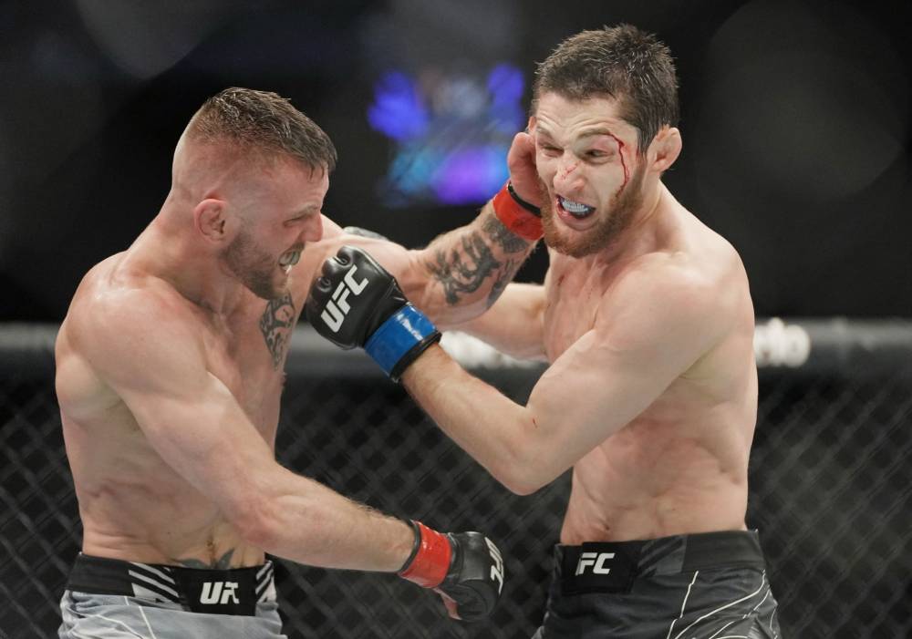 Tim Elliott vs Victor Altamirano Prediction UFC Picks 6/3