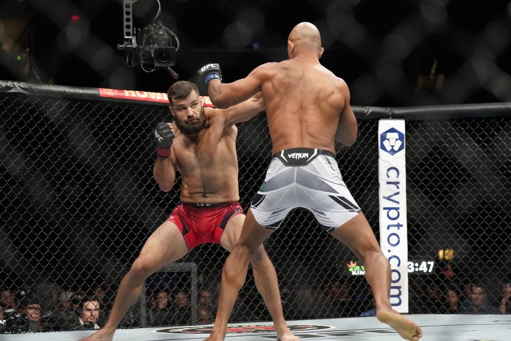 Julian Marquez vs Zachary Reese Prediction UFC Picks 6/8