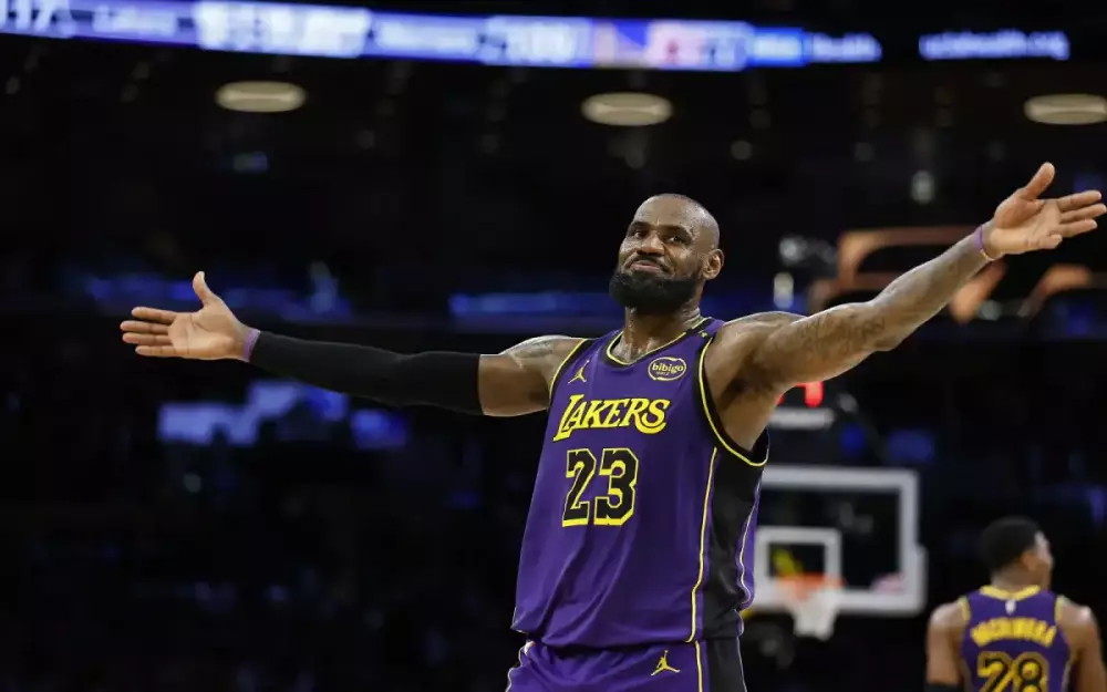 LeBron James NBA Player Prop Bet:  Lakers vs Rockets Prediction 3/31
