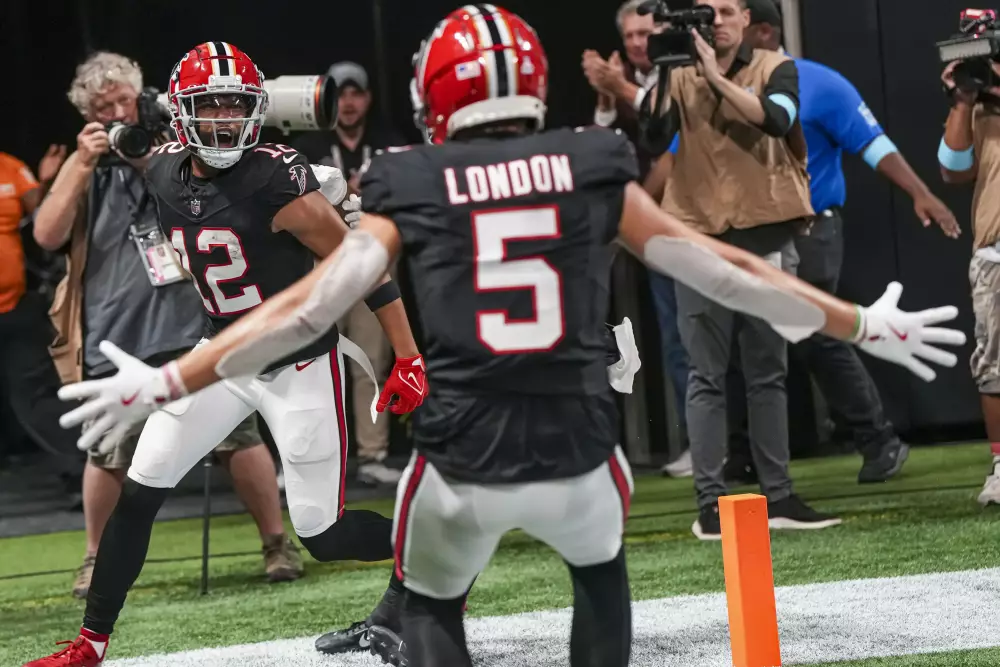 NFL Player Prop Bets: Drake London vs Carolina Panthers 10/13