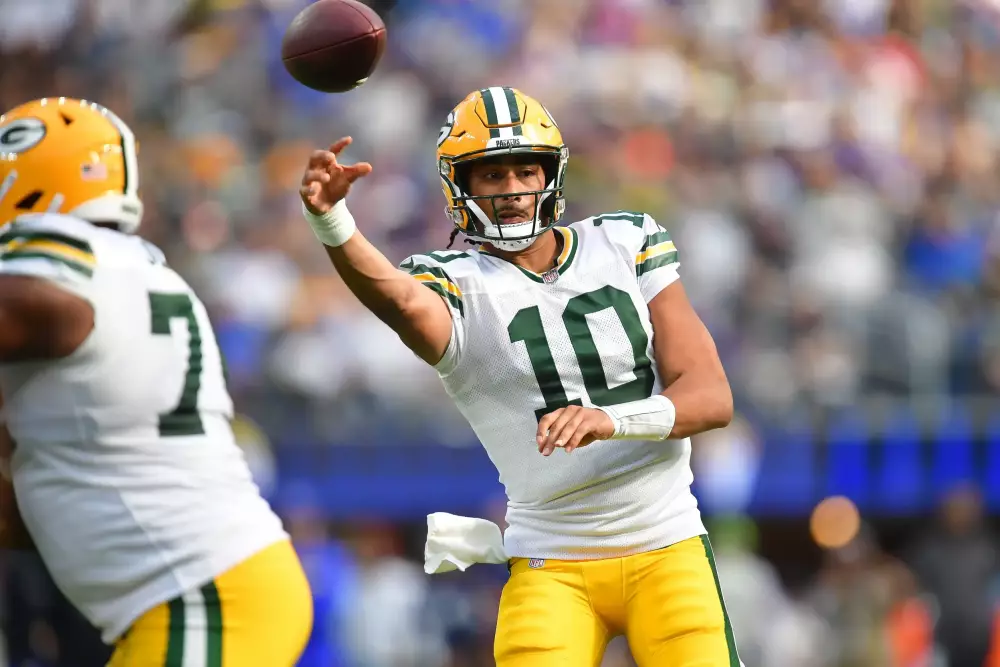 NFL Player Prop Bets: Jordan Love Pass Completions vs Cardinals 10/13