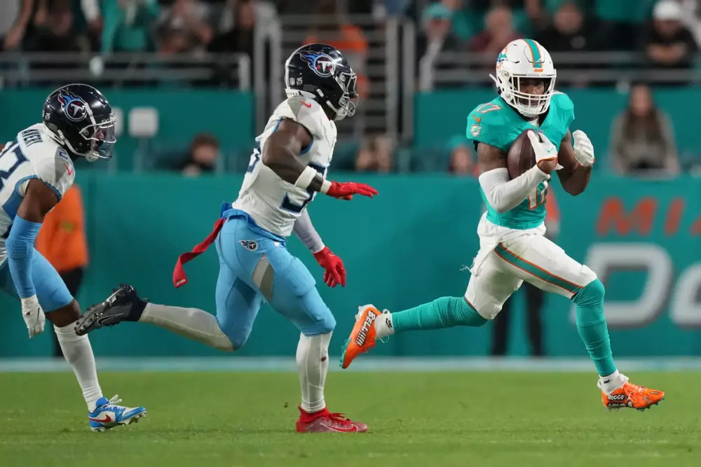 Dolphins vs Titans Prediction NFL Monday Night Football Picks 9/30