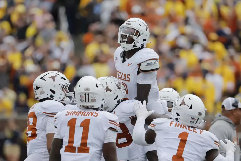 Texas vs UTSA Prediction NCAAF Picks and Parlays 9/14