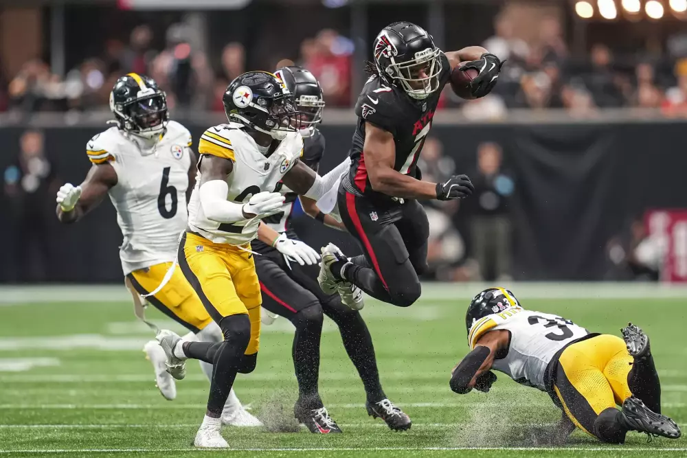 Bijan Robinson NFL Player Prop Bet Analysis vs Philadelphia Eagles