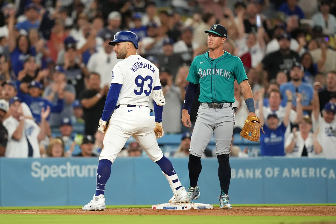 Dylan Moore Player Props Prediction: Giants vs Mariners