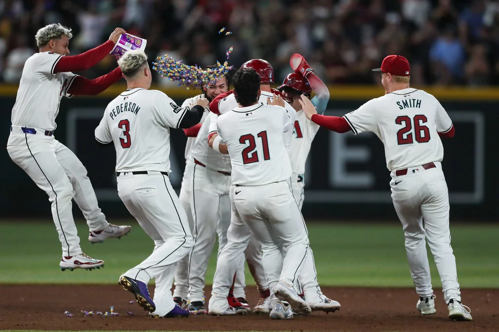 Bet on Eugenio Suarez Prop vs Rockies 9/1