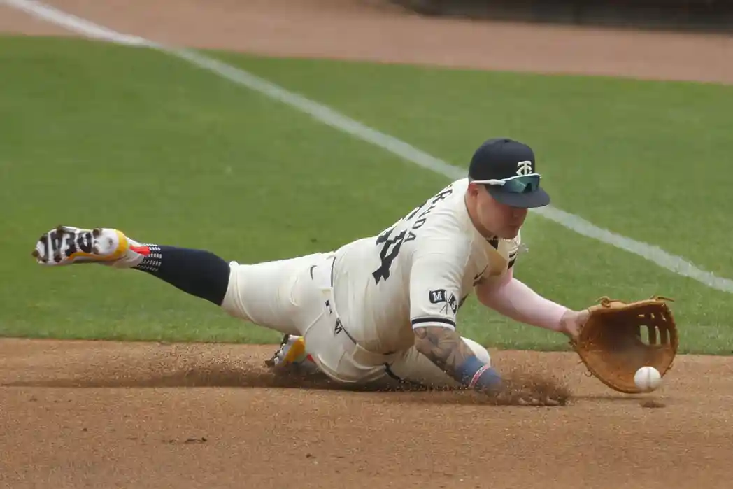 Jose Miranda Player Props: Twins vs Cubs 8/7