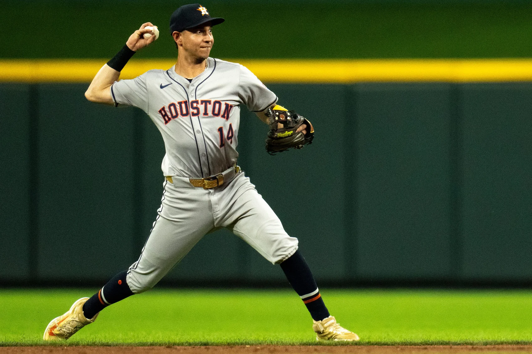 Cash this Mauricio Dubon Prop vs Reds 9/5