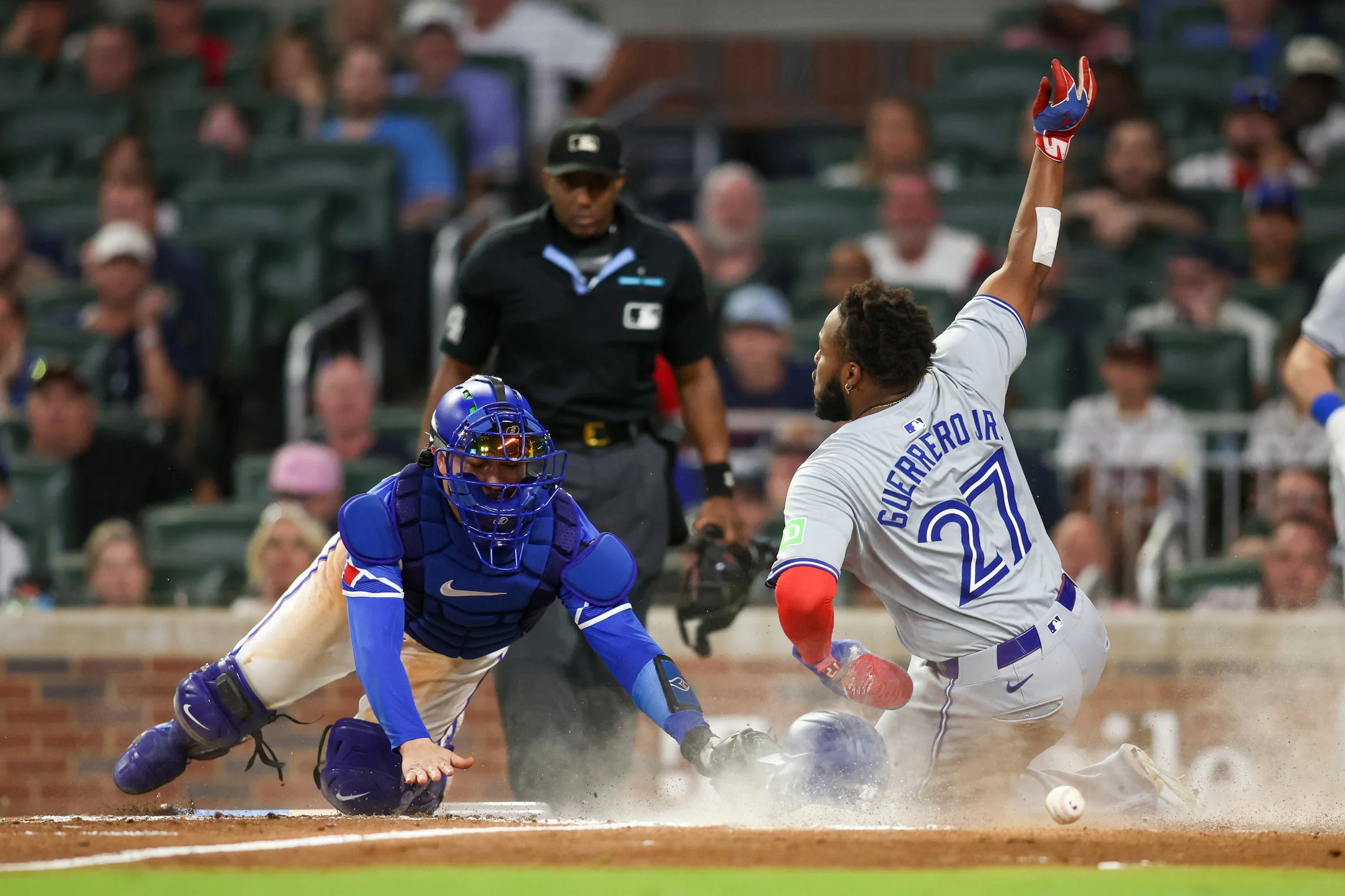 Cash this Travis d'Arnaud Prop vs Reds 9/1