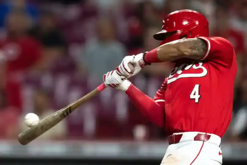 Santiago Espinal Player Props: Giants vs Reds 8/2