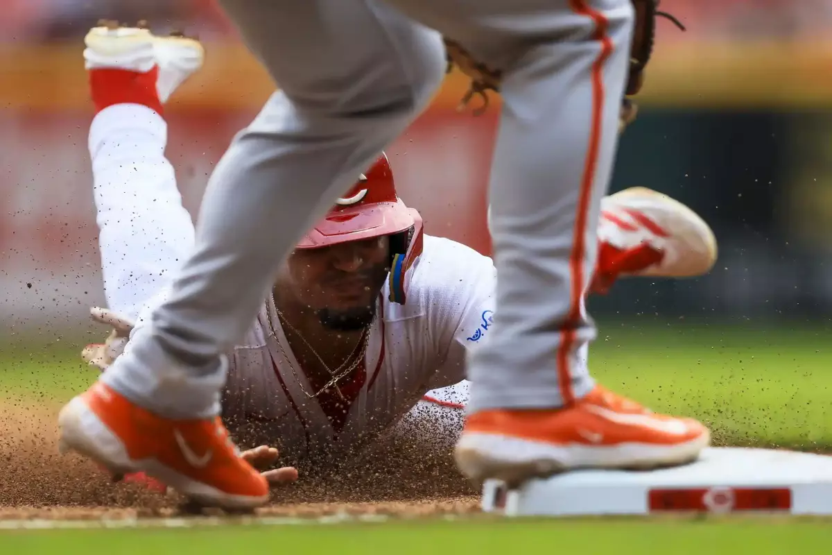 Santiago Espinal Player Props: Reds vs Marlins 8/6