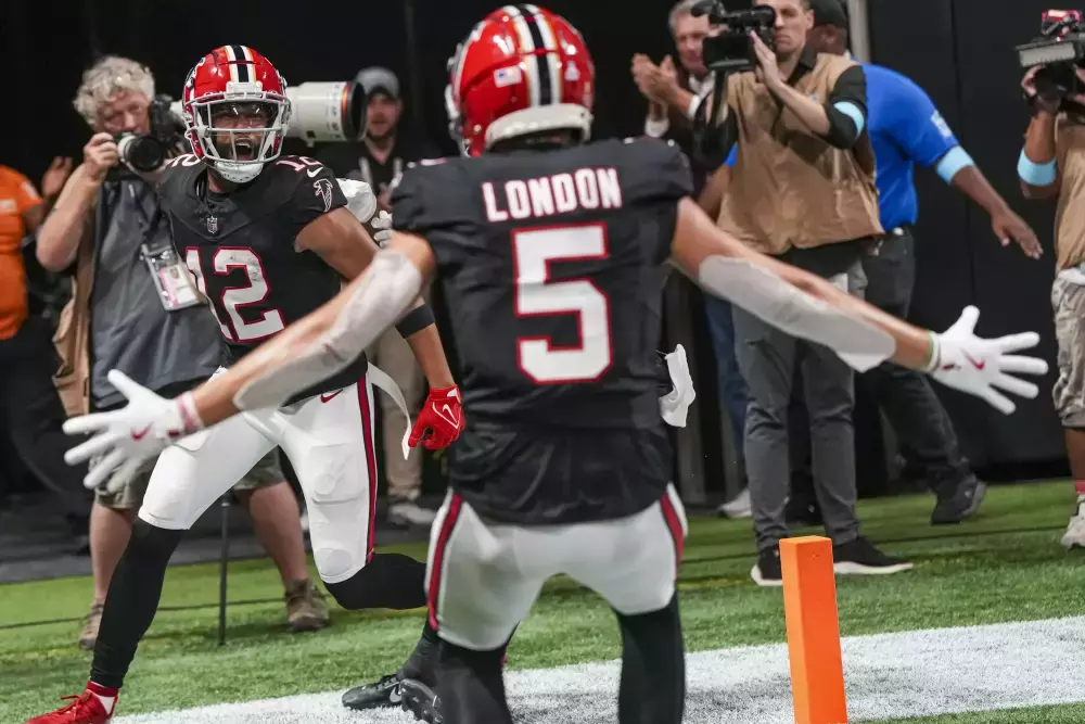 NFL Player Prop Bets: Drake London vs Carolina Panthers 10/13