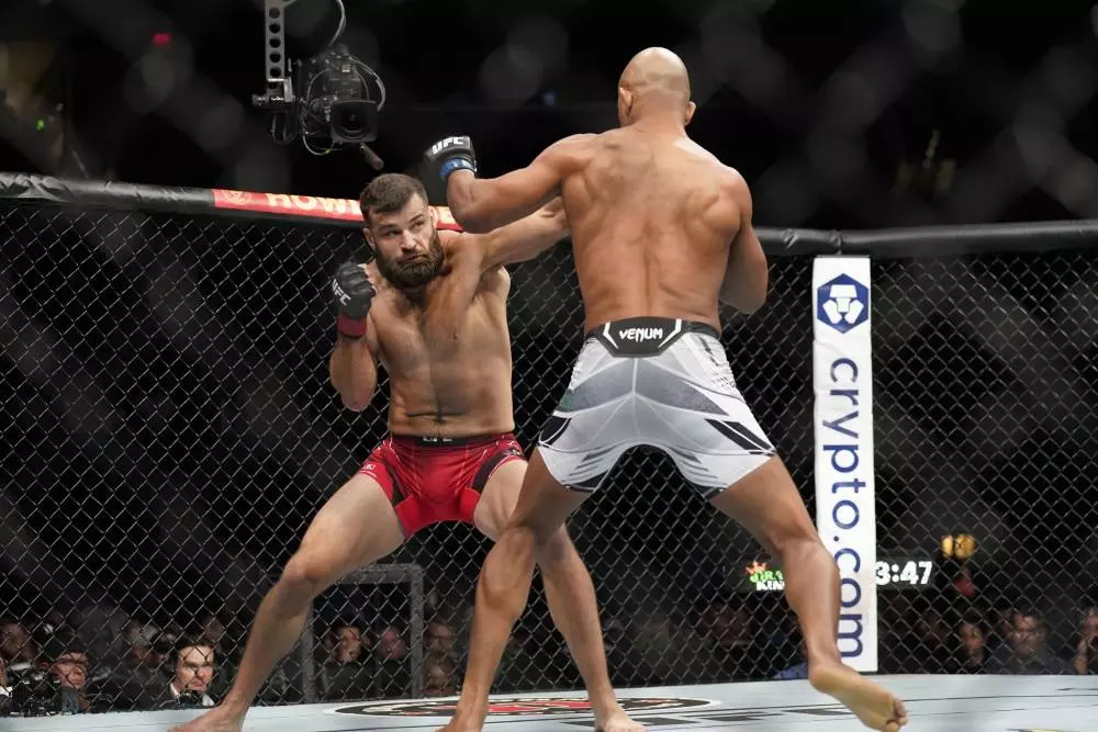 Julian Marquez vs Zachary Reese Prediction UFC Picks 6/8
