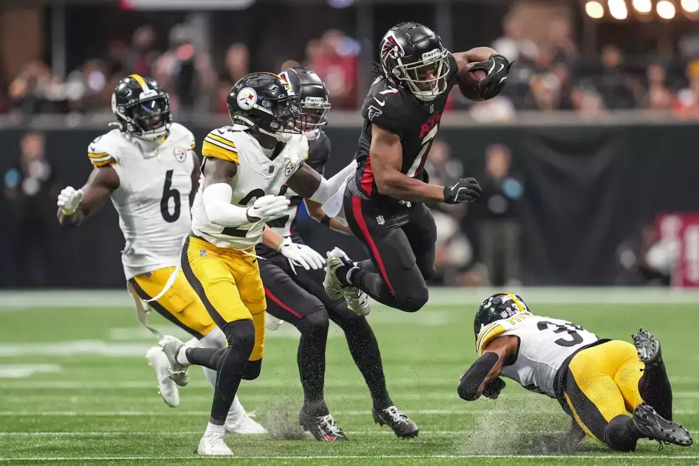 Bijan Robinson NFL Player Prop Bet Analysis vs Philadelphia Eagles