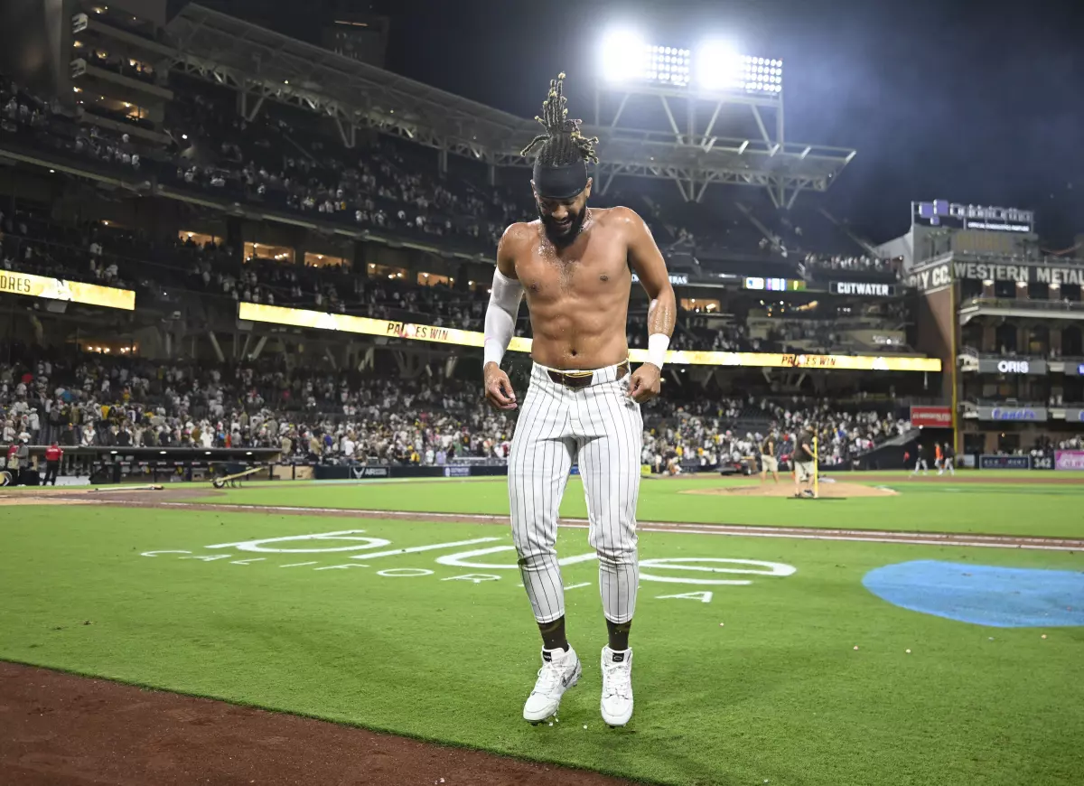 EASY EASY Money on this Over/Under - Tigers vs Padres 9/5