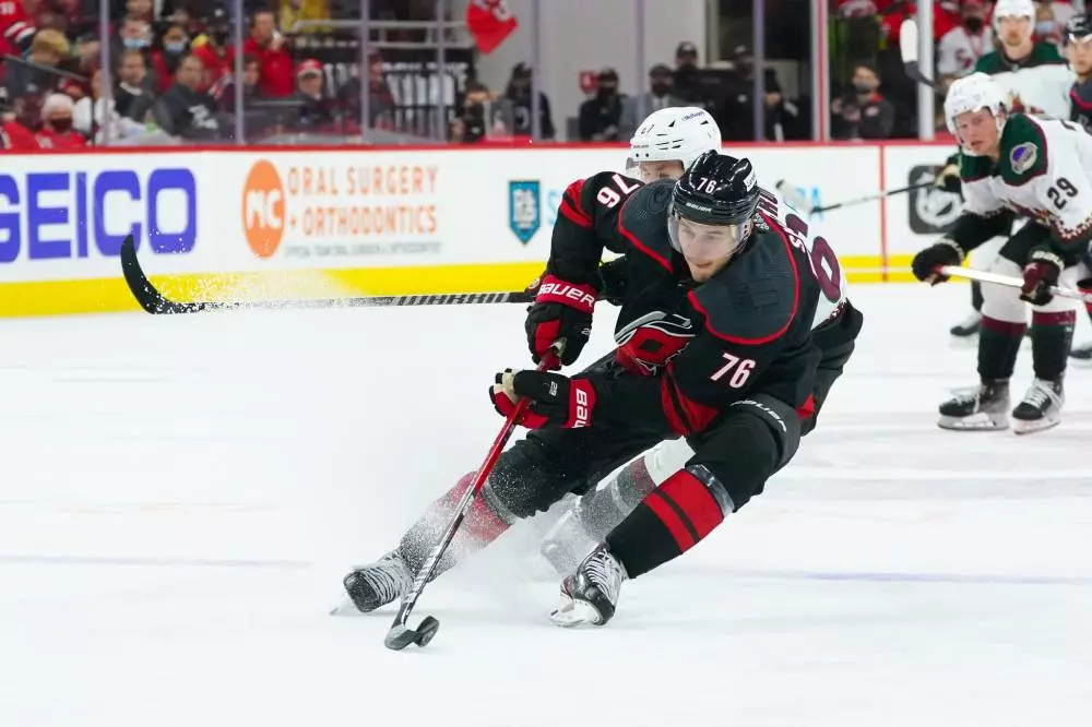 Carolina Hurricanes vs Arizona Coyotes Prediction, Pick and Preview, April 18 (4/18): NHL