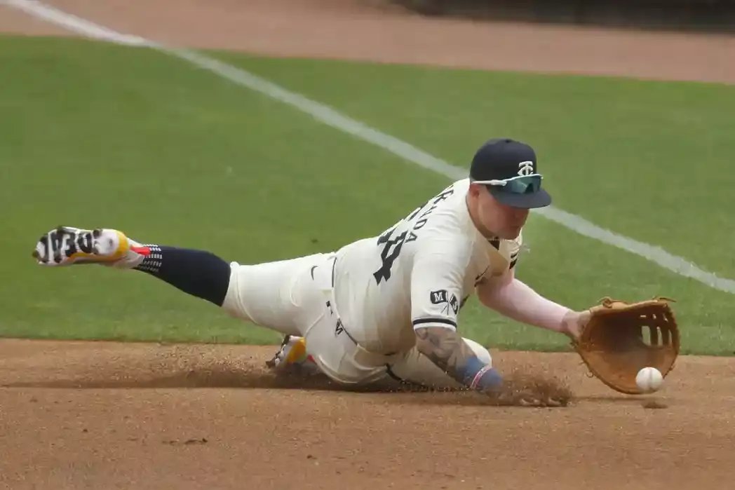 Jose Miranda Player Props: Twins vs Cubs 8/7