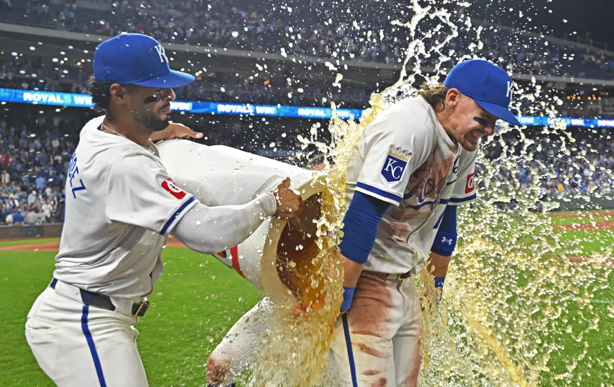 EASY EASY Money on this Over/Under Royals vs Twins 9/8