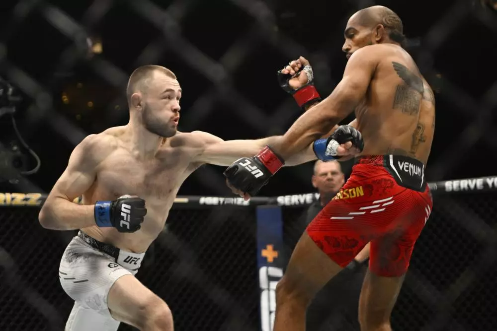 Jake Hadley vs Caolan Loughran Prediction UFC 304 Picks 7/23