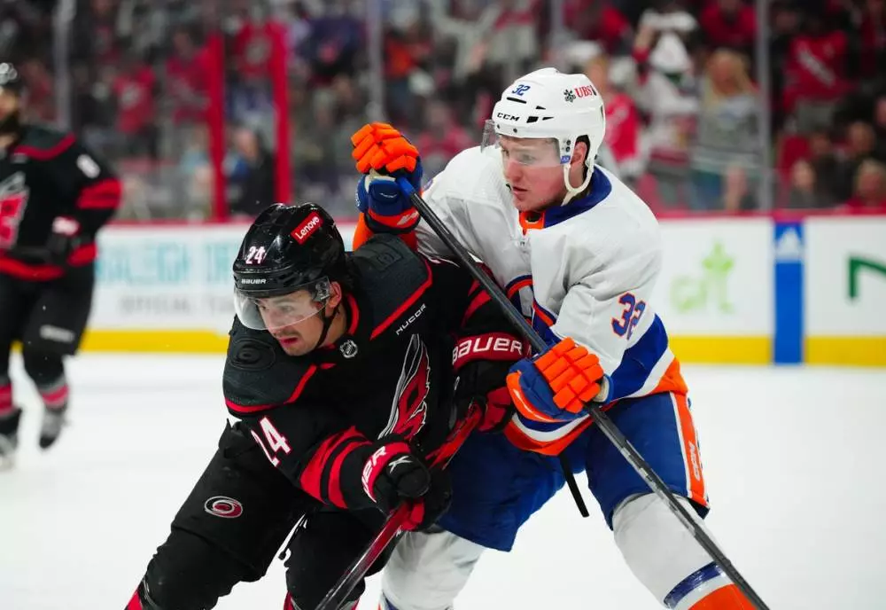 Islanders vs Hurricanes Game 3 Prediction NHL Playoffs 4/25