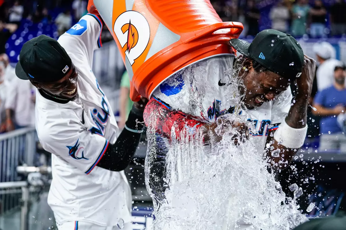 MLB Total Lines and Odds: Miami Marlins vs Milwaukee Brewers 7/26