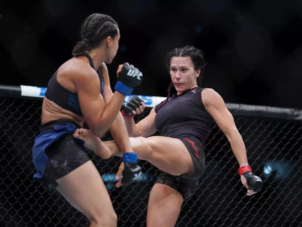 Cat Zingano vs Leah McCourt Prediction Bellator 293
