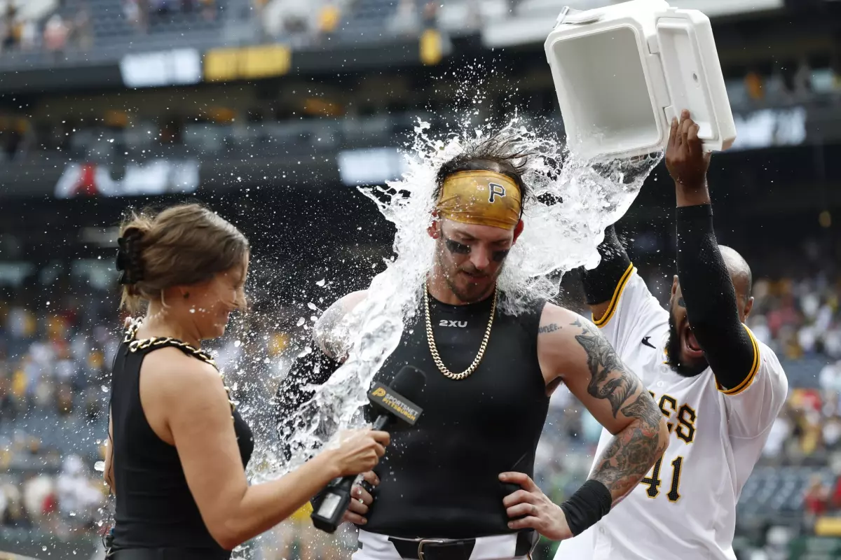 Yasmani Grandal Player Props Prediction: Cubs vs Pirates