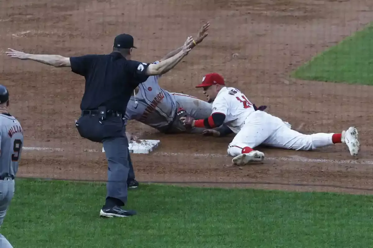 Ildemaro Vargas Player Props: Angels vs Nationals 8/9
