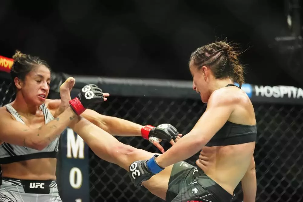 Viktoriia Dudakova vs Sam Hughes Total Rounds Prediction UFC Fight Night Picks 8/3