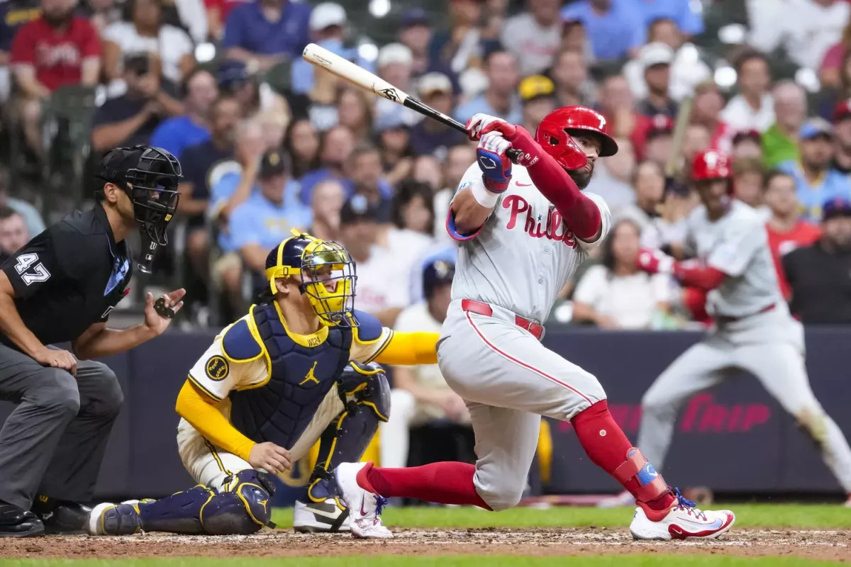 Cash this Kyle Schwarber Prop vs Brewers 9/1