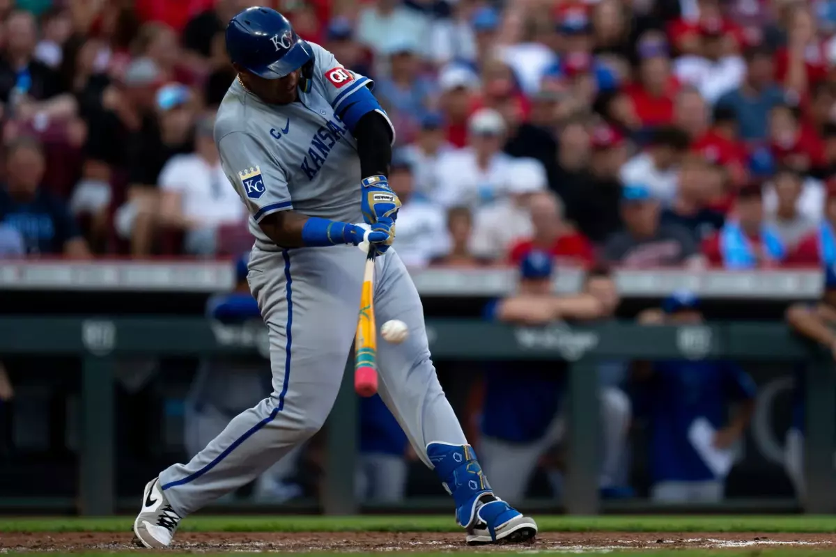 Vinnie Pasquantino Player Props Prediction: Royals vs Reds