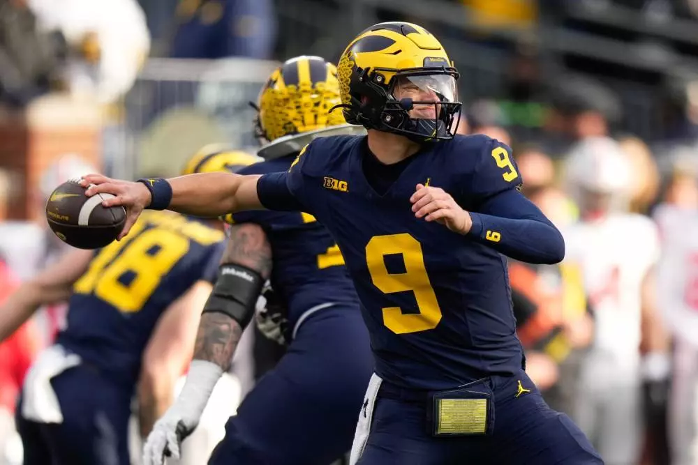 Iowa vs Michigan Prediction NCAAF Big Ten Championship 12/2