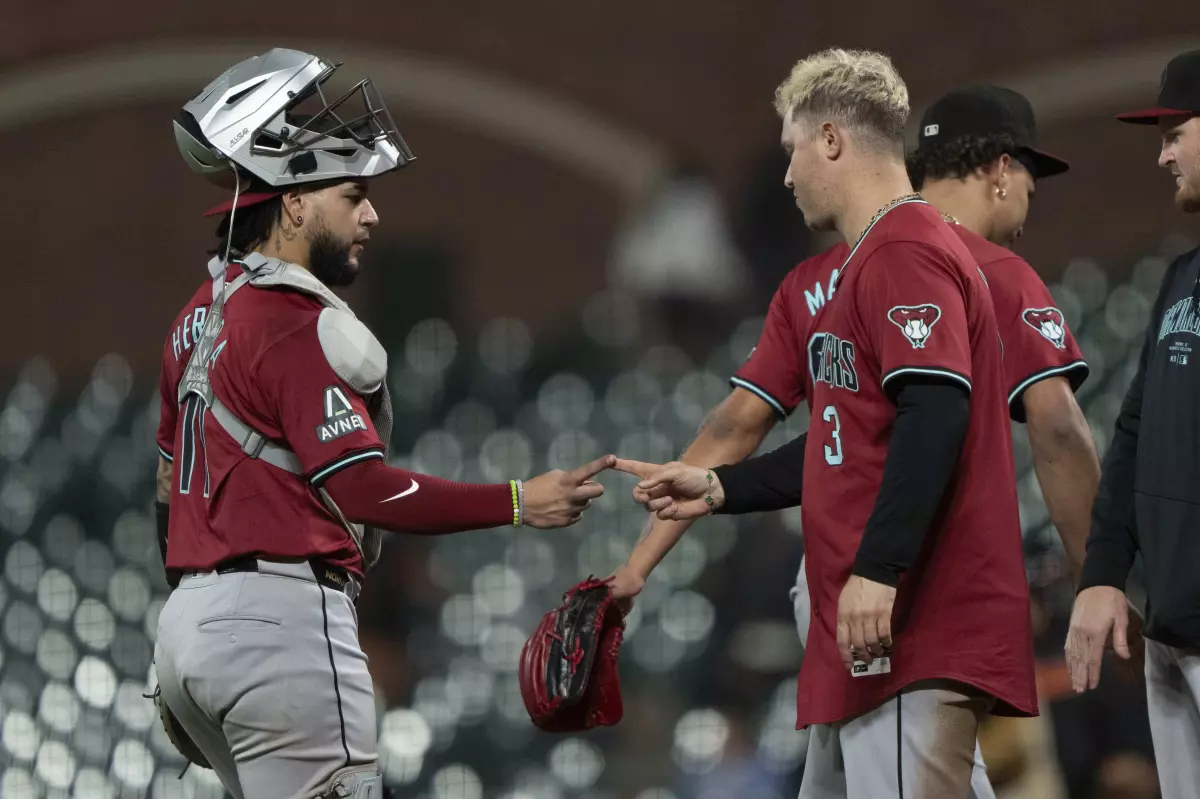 EASY EASY Money on this Over/Under Diamondbacks vs Giants 9/5