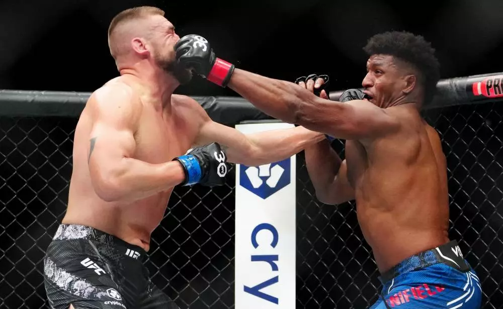 Alonzo Menifield vs Azamat Murzakanov Total Rounds Prediction UFC Fight Night Picks 8/3