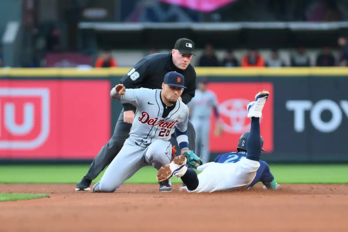 Dylan Moore Player Props: Tigers vs Mariners 8/7
